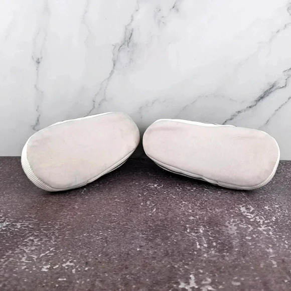 Carter's Infant Shoes - Grey - 6-9 month NWOT - Picture 5 of 6